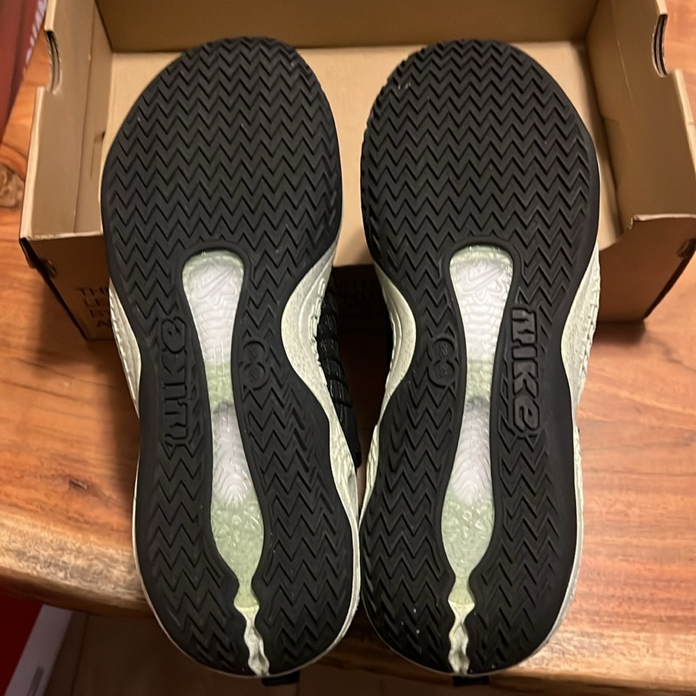 Nike Cosmic Unity - Picture 4 of 5